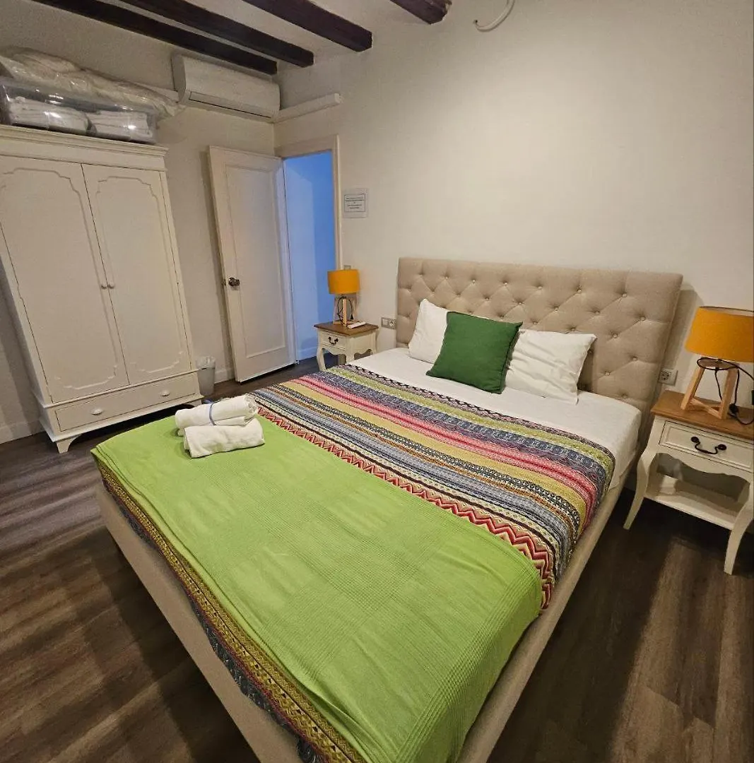Family Flat Near Ramblas Bcn 5 Rooms Barcelona Spain