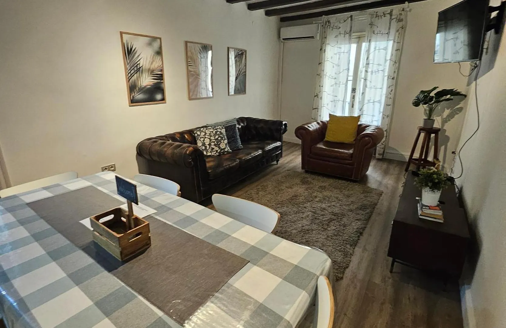 Family Flat Near Ramblas Bcn 5 Rooms Barcelona 0*,