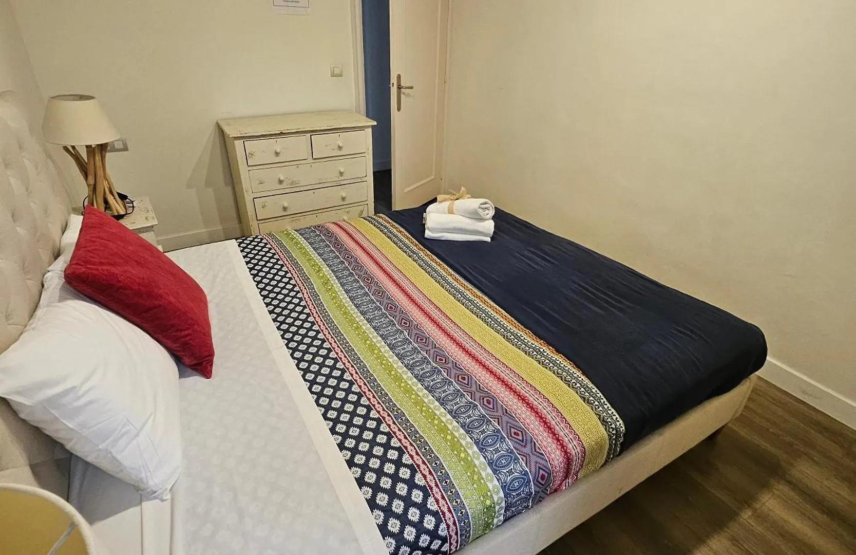 Family Flat Near Ramblas Bcn 5 Rooms Barcelona 0*,
