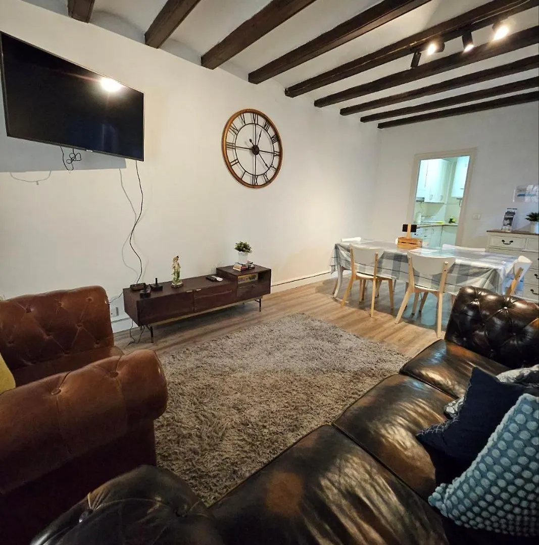 Apartment Family Flat Near Ramblas Bcn 5 Rooms Barcelona Spain