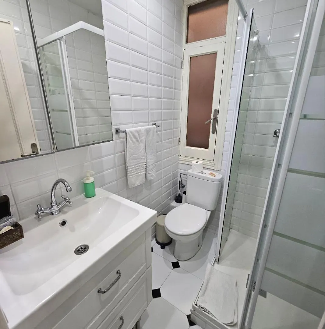 Family Flat Near Ramblas Bcn 5 Rooms Barcelona Apartment
