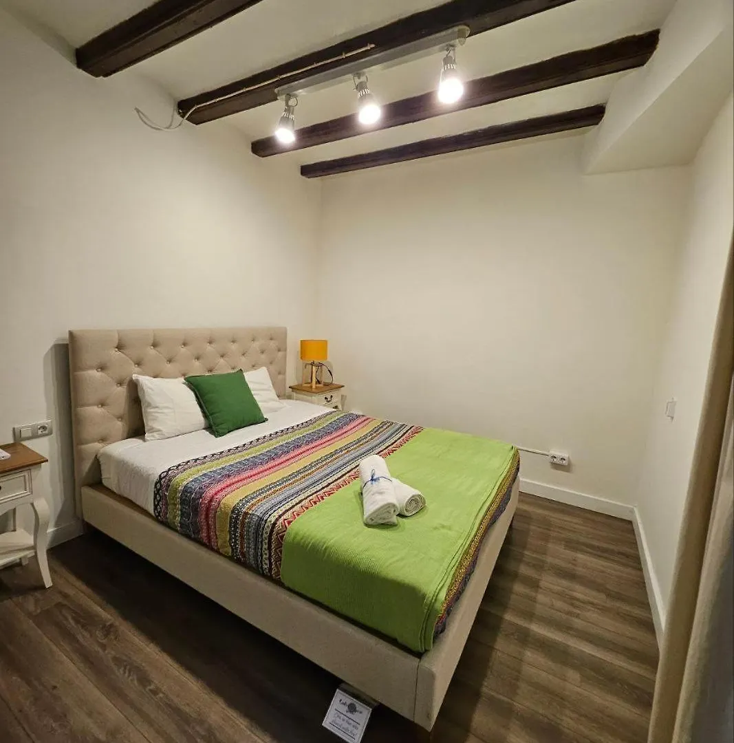 Family Flat Near Ramblas Bcn 5 Rooms Barcelona Apartment