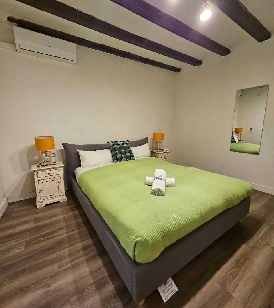 Appartamento Family Flat Near Ramblas Bcn 5 Rooms Barcellona Spagna