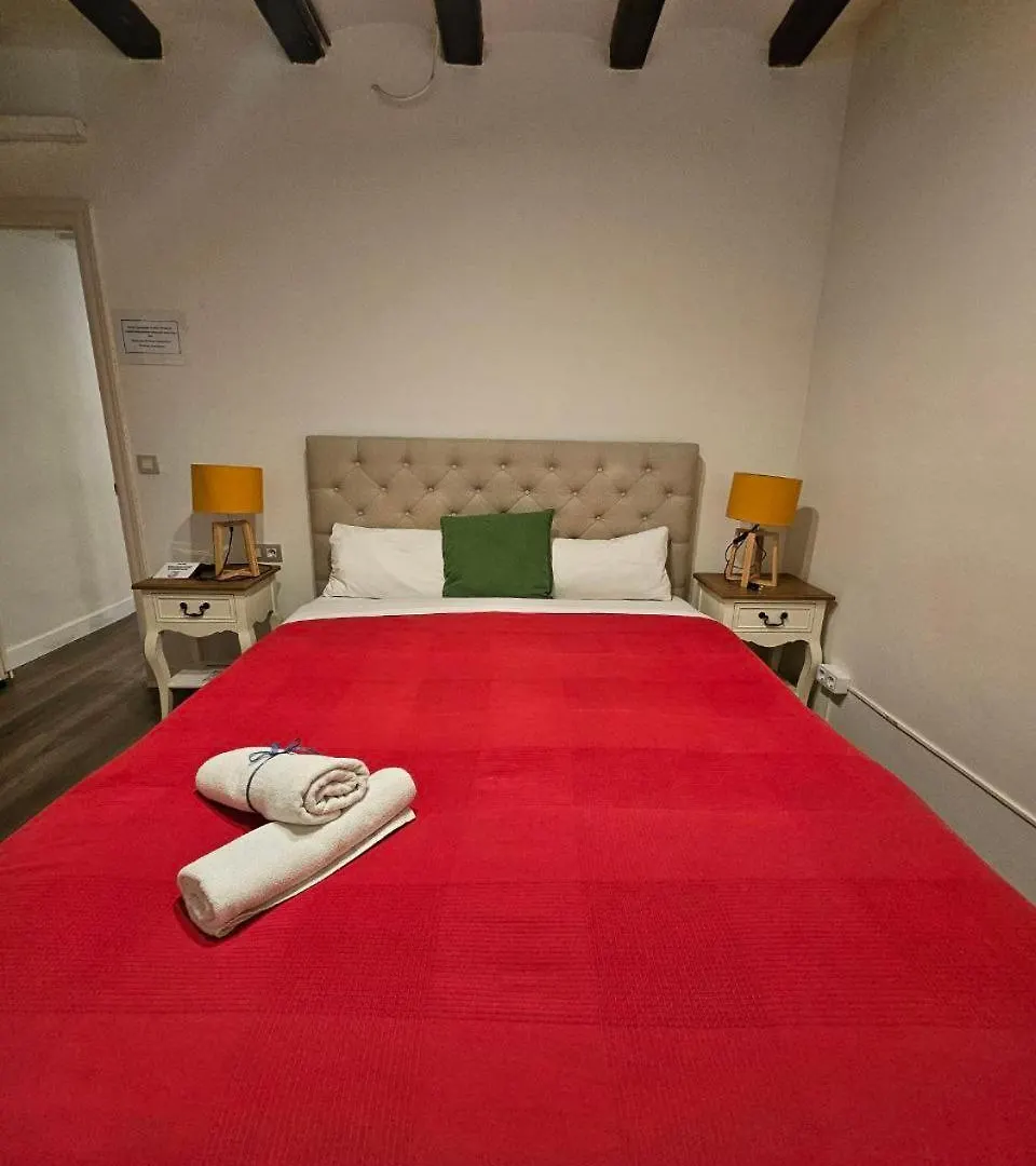 Appartamento Family Flat Near Ramblas Bcn 5 Rooms Barcellona Spagna