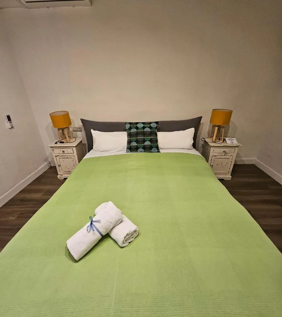 Family Flat Near Ramblas Bcn 5 Rooms Barcellona 0*,