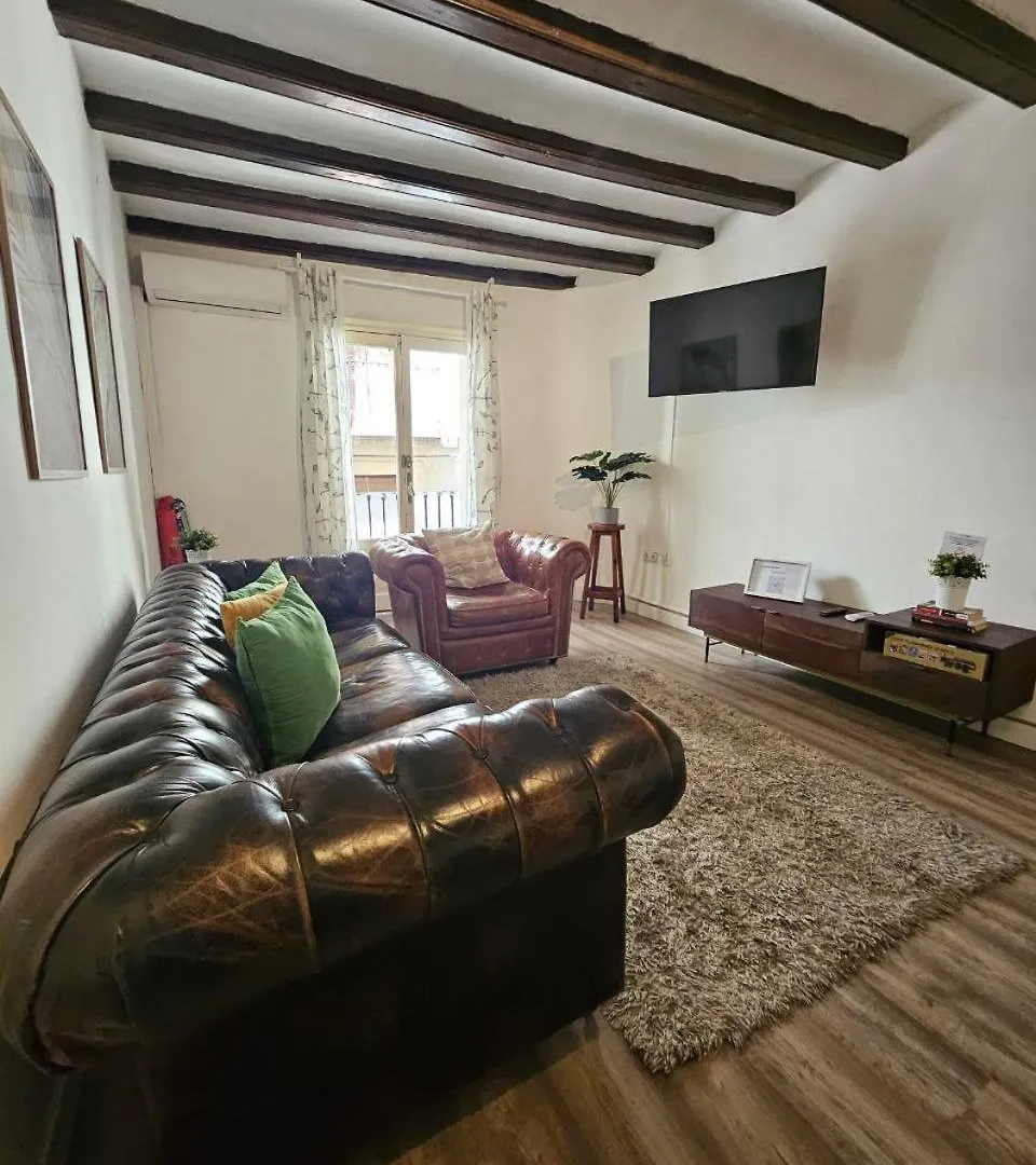 Family Flat Near Ramblas Bcn 5 Rooms Barcellona 0*,  Spagna