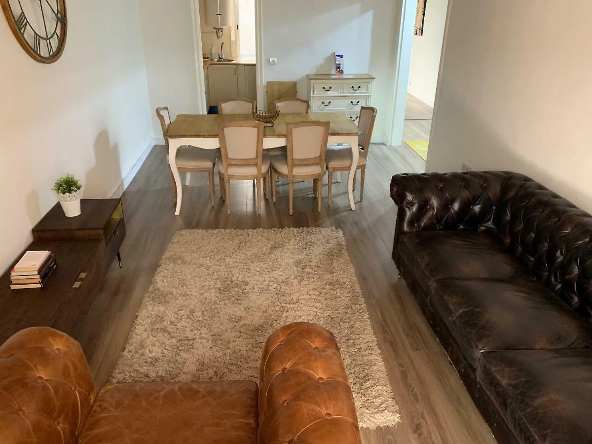 Apartment Family Flat Near Ramblas Bcn 5 Rooms Barcelona Spain