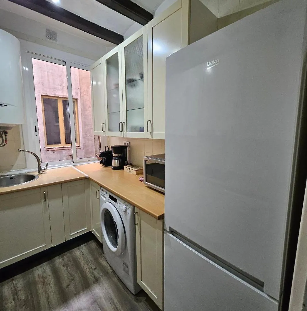 Apartment Family Flat Near Ramblas Bcn 5 Rooms Barcelona