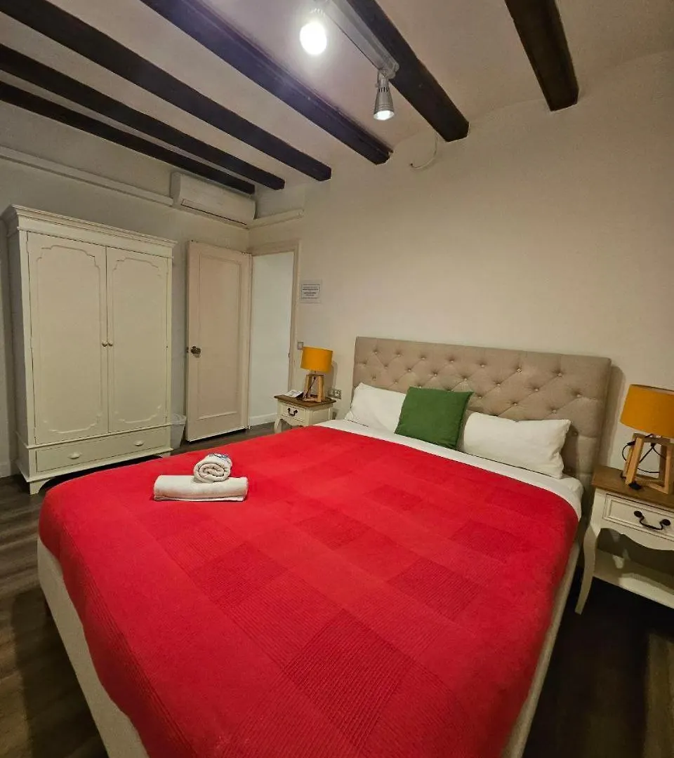 Apartment Family Flat Near Ramblas Bcn 5 Rooms Barcelona
