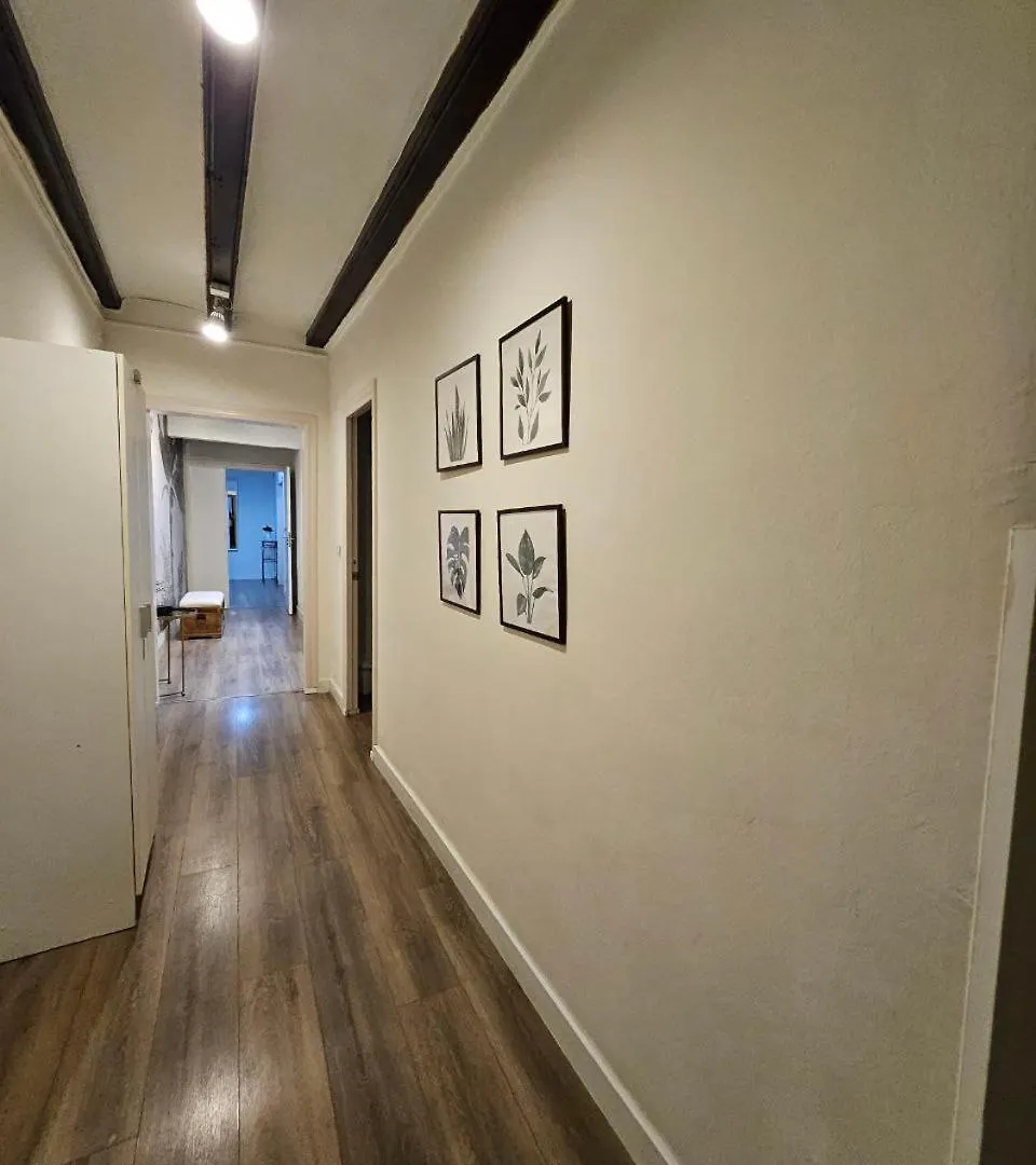 Family Flat Near Ramblas Bcn 5 Rooms Barcelona Apartment