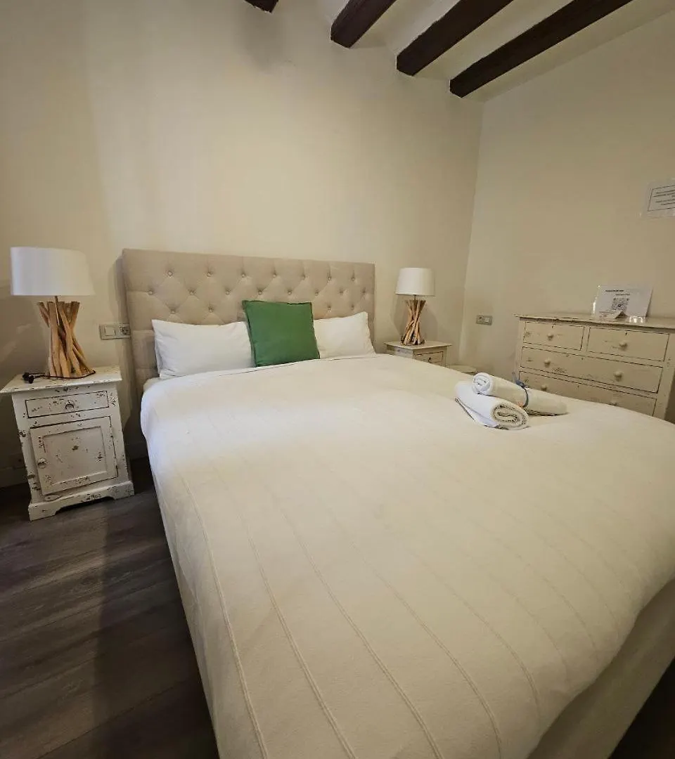 Family Flat Near Ramblas Bcn 5 Rooms Barcelona 0*,